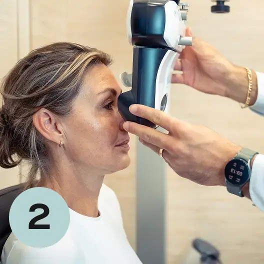 Geavanceerde oogmeting en digitale scan voor aankoop bril