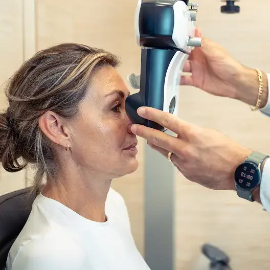 Glazen op de honderdste dioptrie nauwkeurig